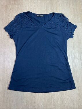 Minimalist Navy V-Neck Chic Lace Sleeve Summer Beach Top